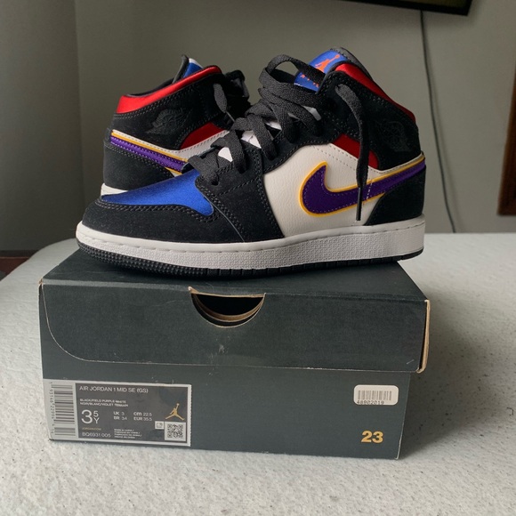 Air Jordan mid the color blue,red, purple, White and